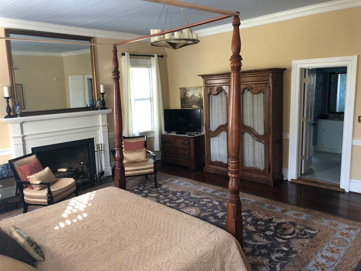 The Elizabethtown Inn Extérieur photo