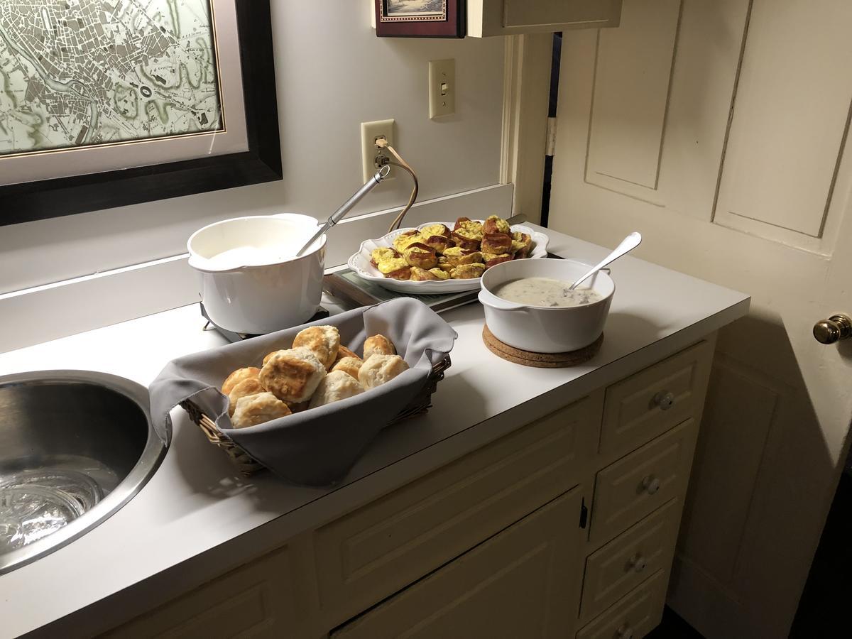 The Elizabethtown Inn Extérieur photo
