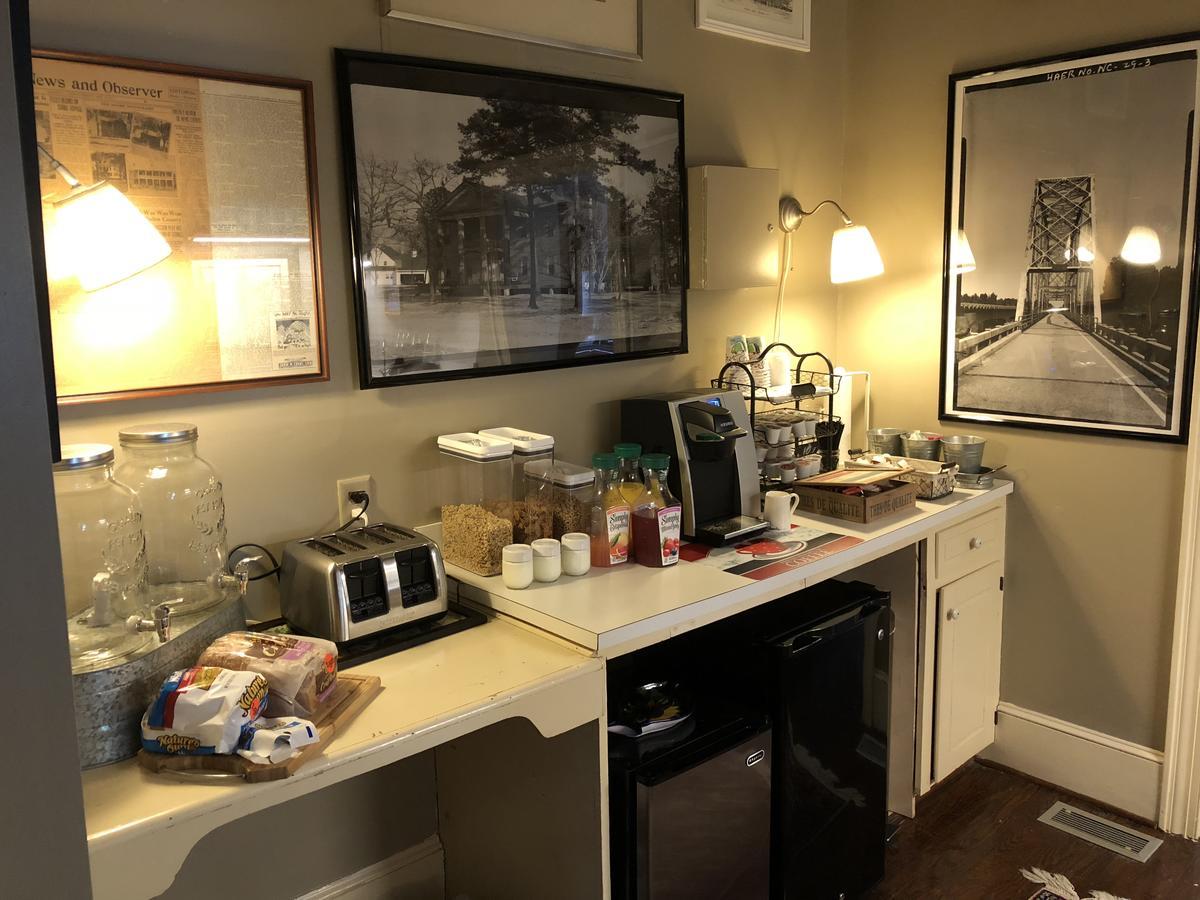 The Elizabethtown Inn Extérieur photo